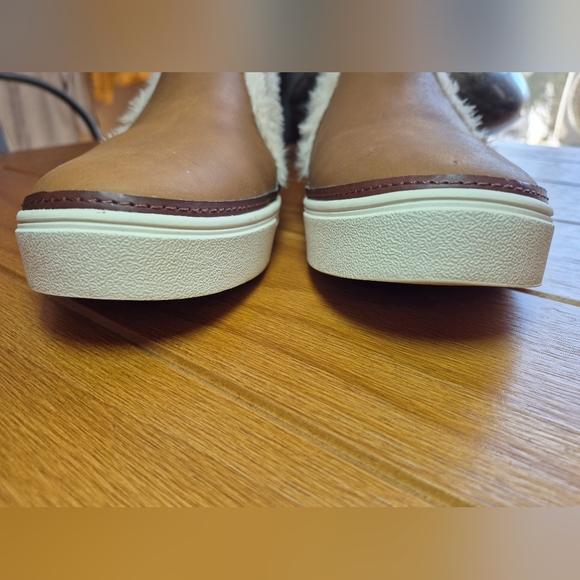 TOMS Bryce Brown Sugar Leather Sneakers‎ - Womens Size 11 - Picture 3 of 8